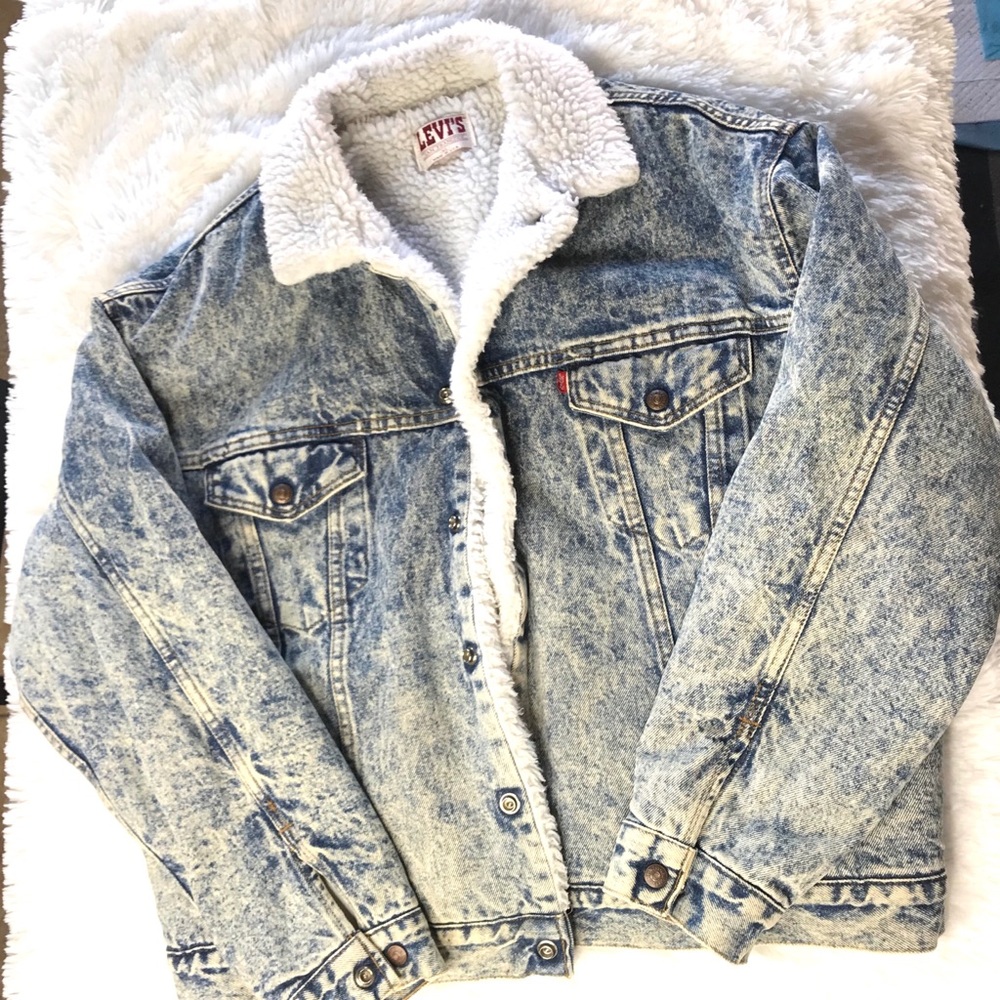 Levi’s vintage acid wash Sherpa lined denim coat